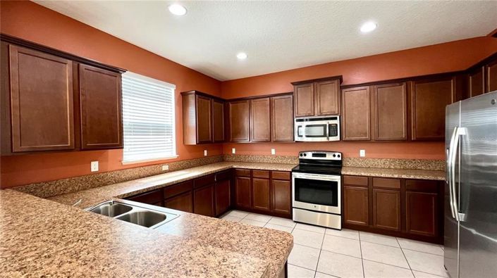 Image No.19-5 Bed House for sale