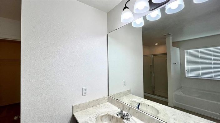 Image No.54-5 Bed House for sale