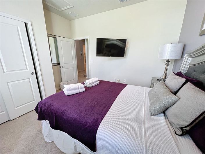 Image No.18-8 Bed Property for sale