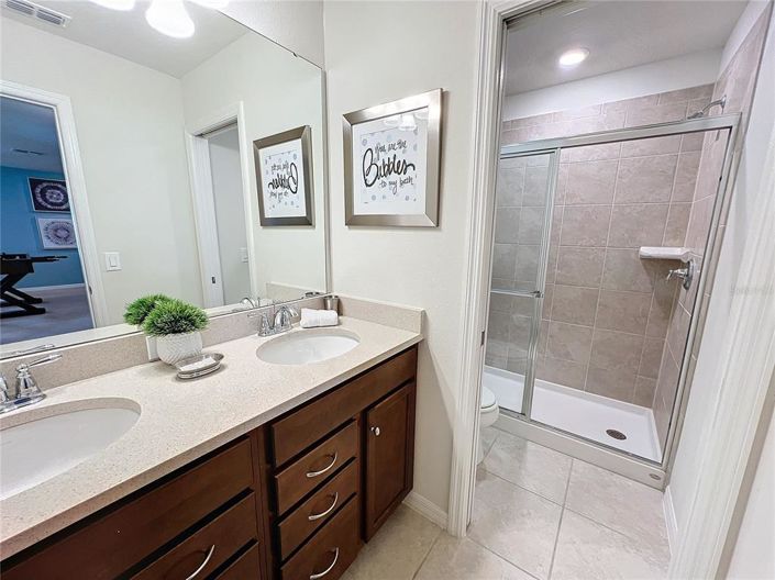 Image No.32-8 Bed House for sale