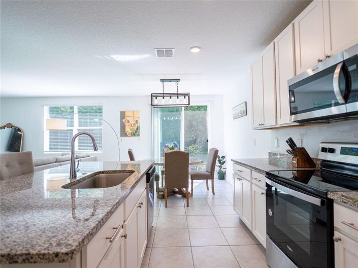 Image No.12-4 Bed House for sale