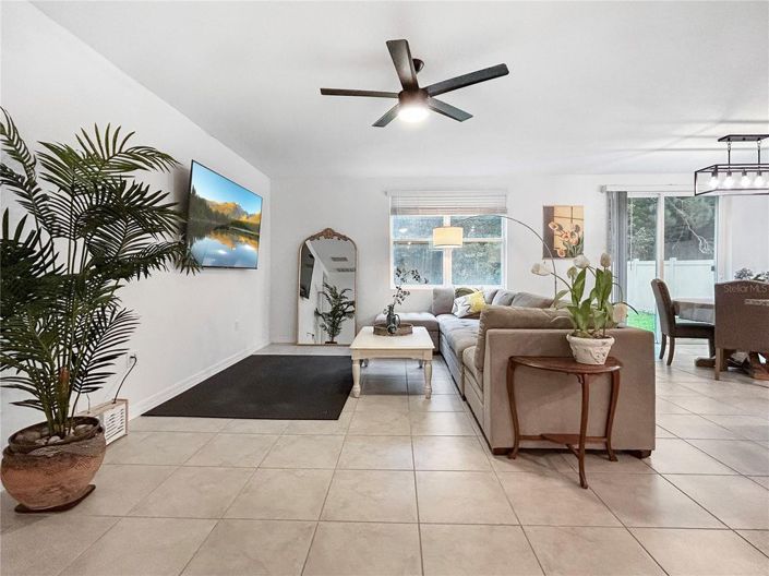 Image No.6-4 Bed House for sale