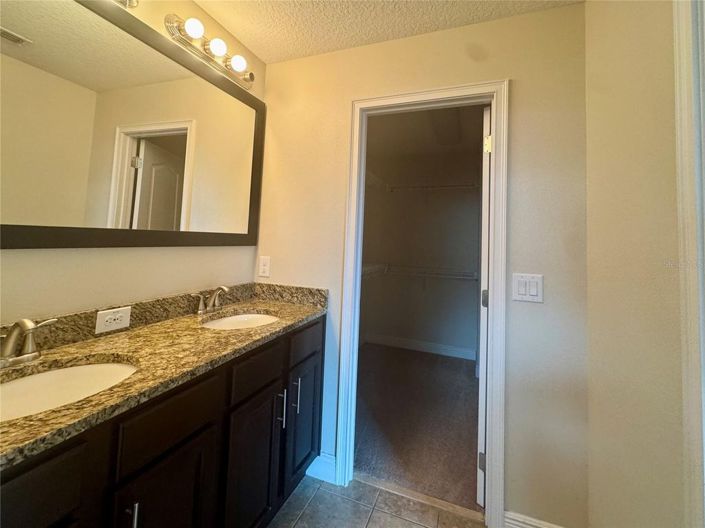 Image No.21-4 Bed Townhouse for sale