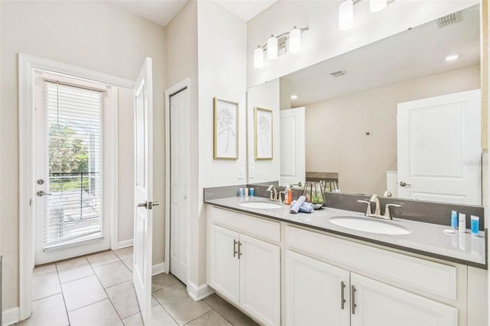 Image No.30-9 Bed House for sale