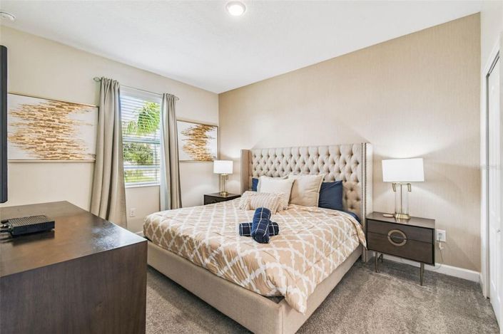 Image No.7-9 Bed House for sale