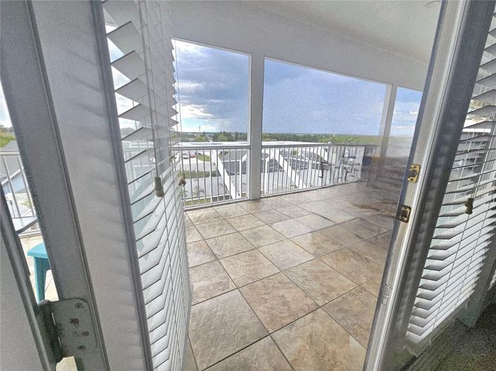 Image No.23-5 Bed House for sale