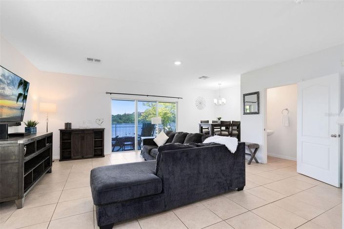 Image No.12-3 Bed Townhouse for sale