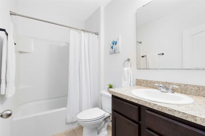 Image No.20-3 Bed Townhouse for sale