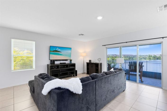 Image No.4-3 Bed Townhouse for sale