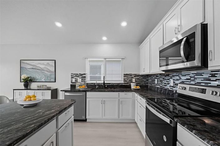 Image No.28-4 Bed House for sale