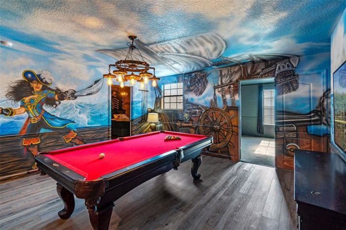 Image No.11-9 Bed Property for sale