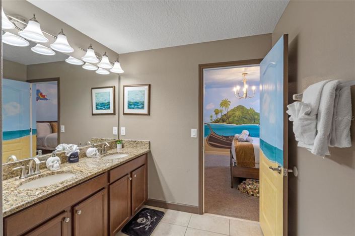 Image No.19-9 Bed Property for sale