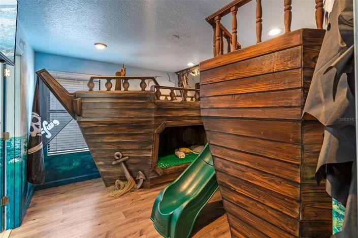 Image No.24-9 Bed House for sale