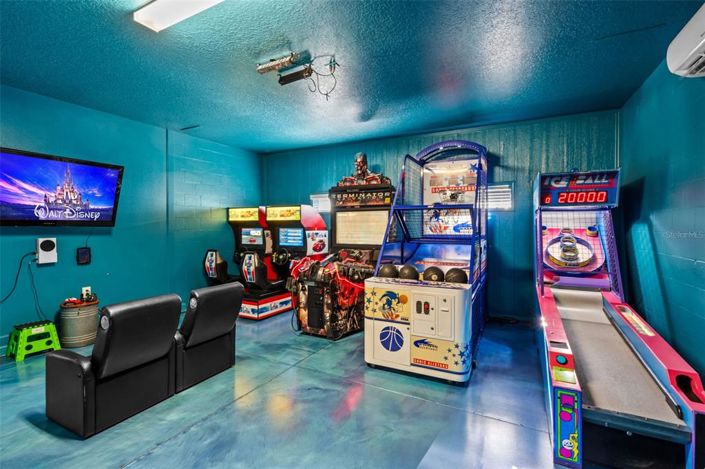 Image No.35-9 Bed Property for sale