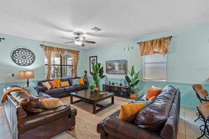 Image No.4-9 Bed House for sale