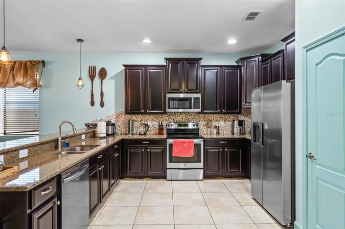 Image No.7-9 Bed Property for sale