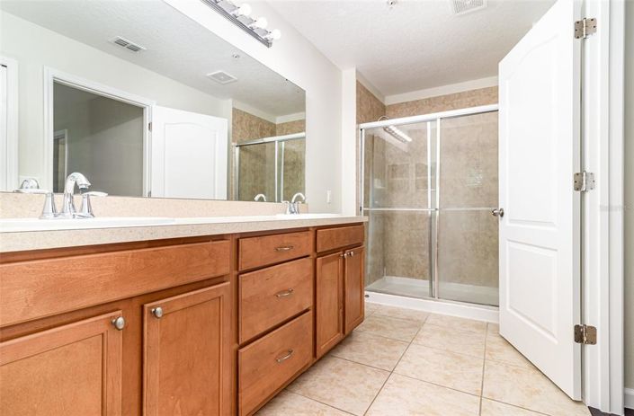 Image No.21-3 Bed Townhouse for sale