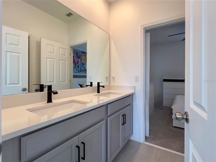 Image No.20-3 Bed Townhouse for sale