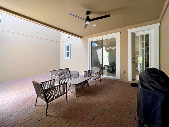 Image No.28-3 Bed Townhouse for sale