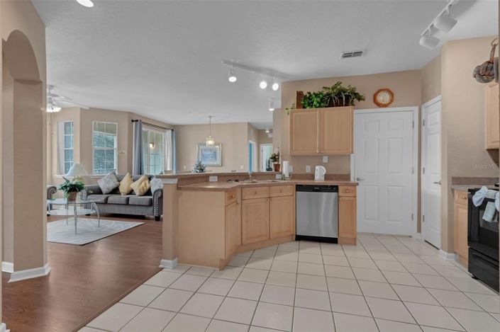 Image No.3-3 Bed Townhouse for sale