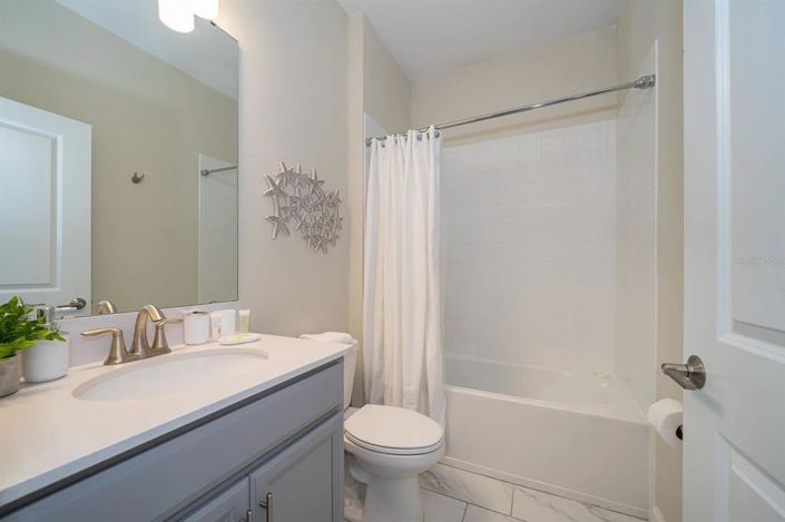 Image No.17-6 Bed House for sale