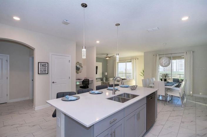 Image No.6-6 Bed House for sale