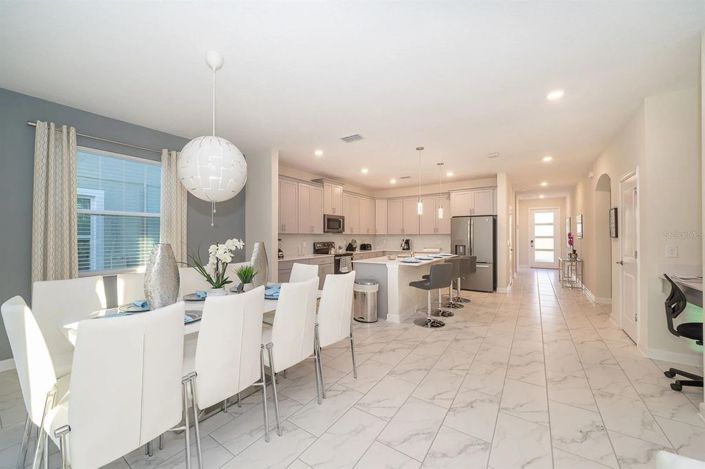 Image No.8-6 Bed House for sale