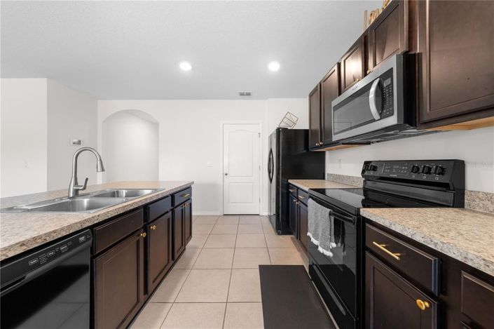 Image No.19-3 Bed House for sale