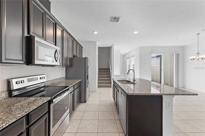 Image No.15-3 Bed Townhouse for sale