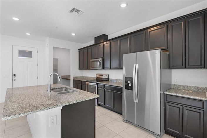 Image No.17-3 Bed Townhouse for sale