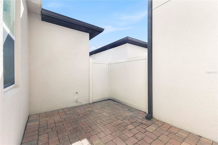 Image No.26-3 Bed Townhouse for sale