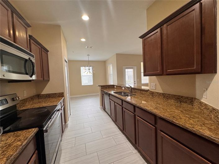 Image No.11-3 Bed Townhouse for sale