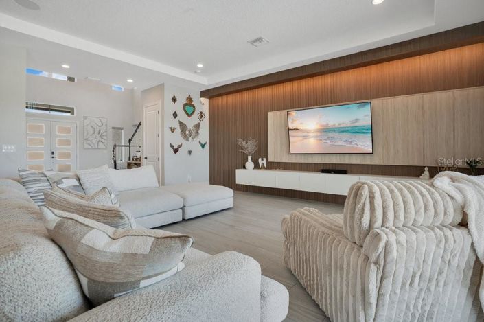 Image No.12-5 Bed House for sale