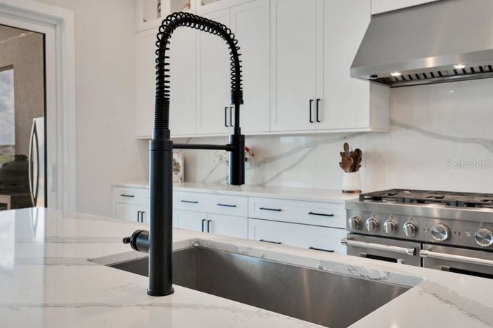 Image No.26-5 Bed House for sale