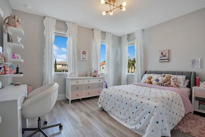 Image No.42-5 Bed House for sale