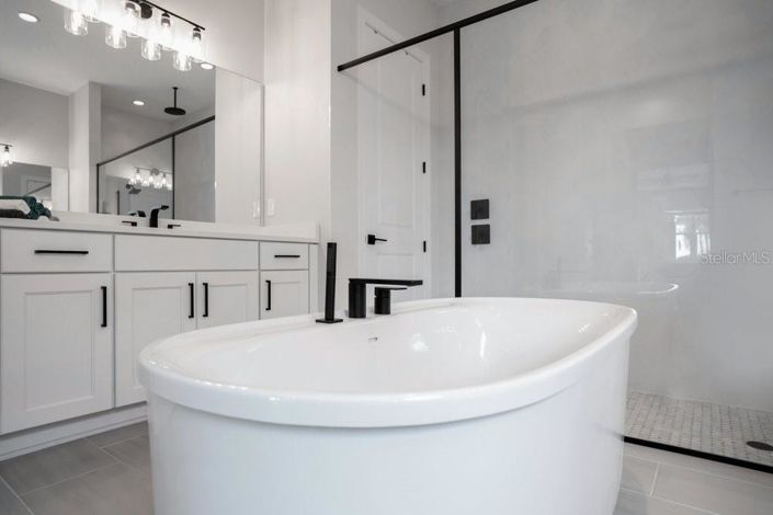 Image No.48-5 Bed House for sale