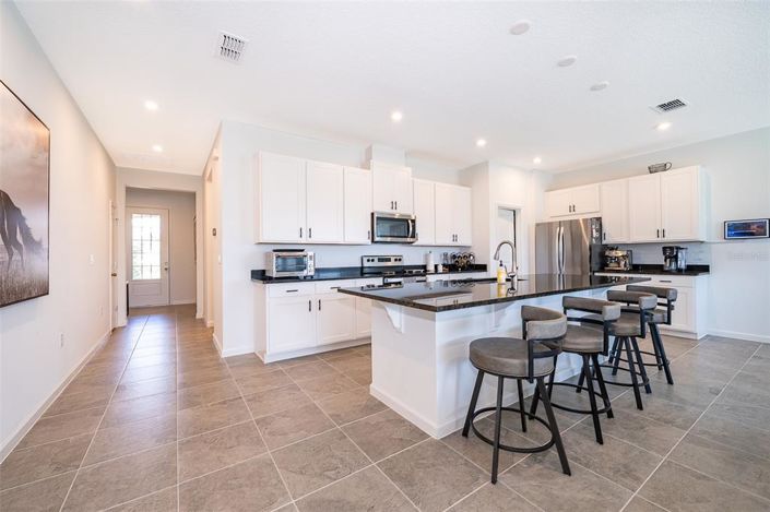 Image No.11-3 Bed House for sale