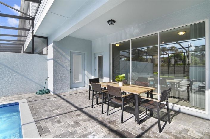 Image No.23-5 Bed Townhouse for sale