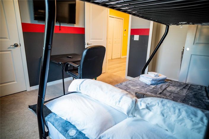 Image No.52-5 Bed Townhouse for sale