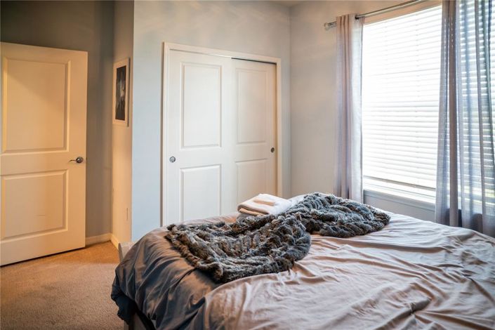 Image No.8-5 Bed Townhouse for sale