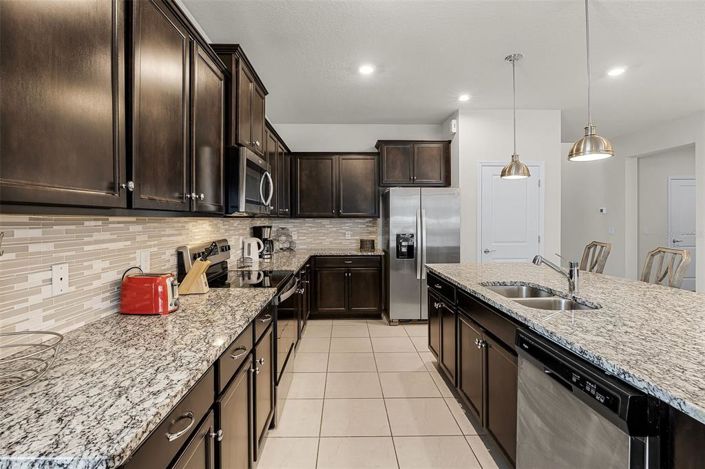 Image No.10-8 Bed House for sale