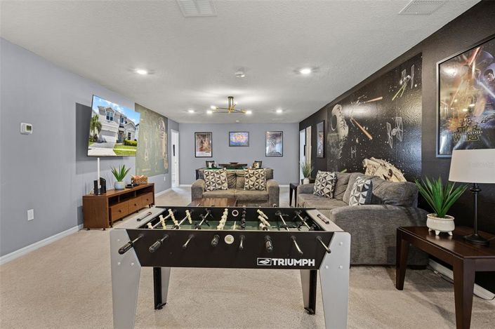 Image No.19-8 Bed Property for sale