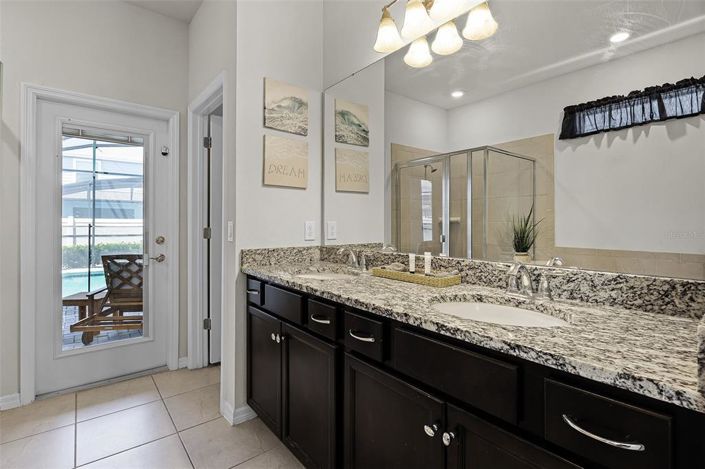 Image No.44-8 Bed House for sale