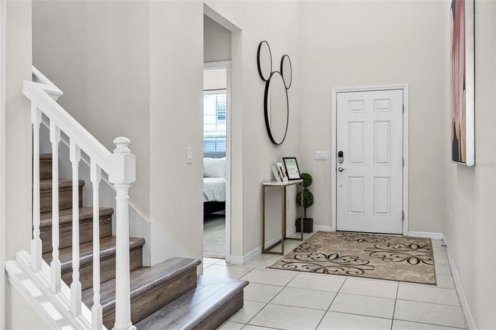 Image No.5-8 Bed House for sale