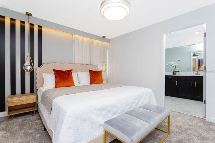 Image No.9-5 Bed Townhouse for sale