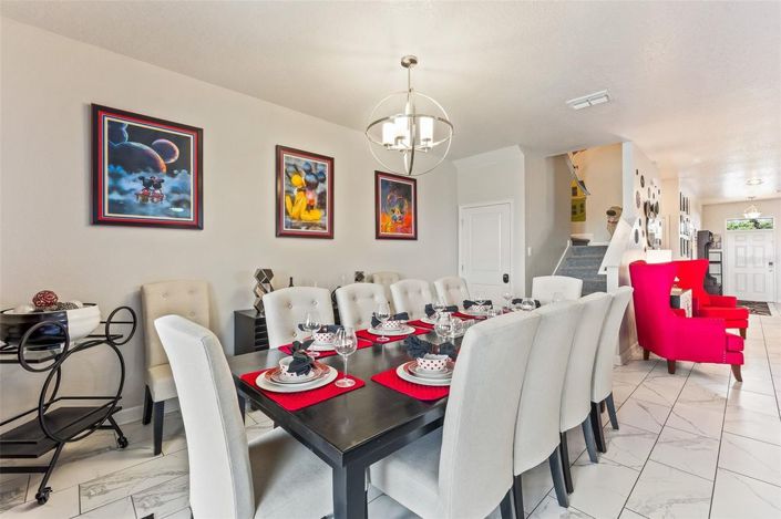 Image No.17-8 Bed House for sale