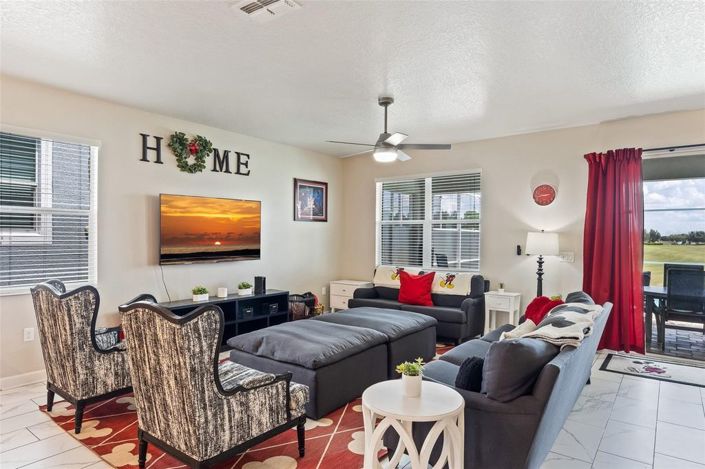 Image No.8-8 Bed House for sale