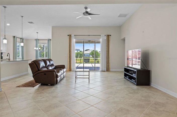 Image No.17-4 Bed House for sale