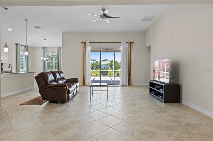 Image No.21-4 Bed House for sale