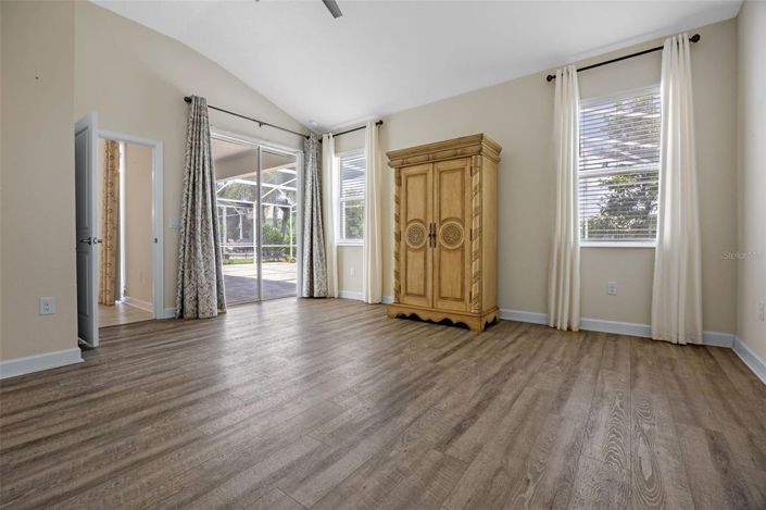 Image No.27-4 Bed House for sale